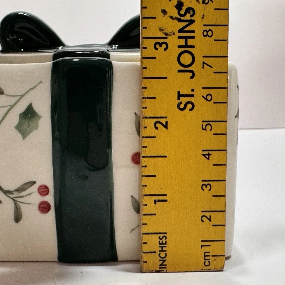 Pfaltzgraff Winterberry Candy Box Trinkets Tea Box Lid Berries Bow Christmas
